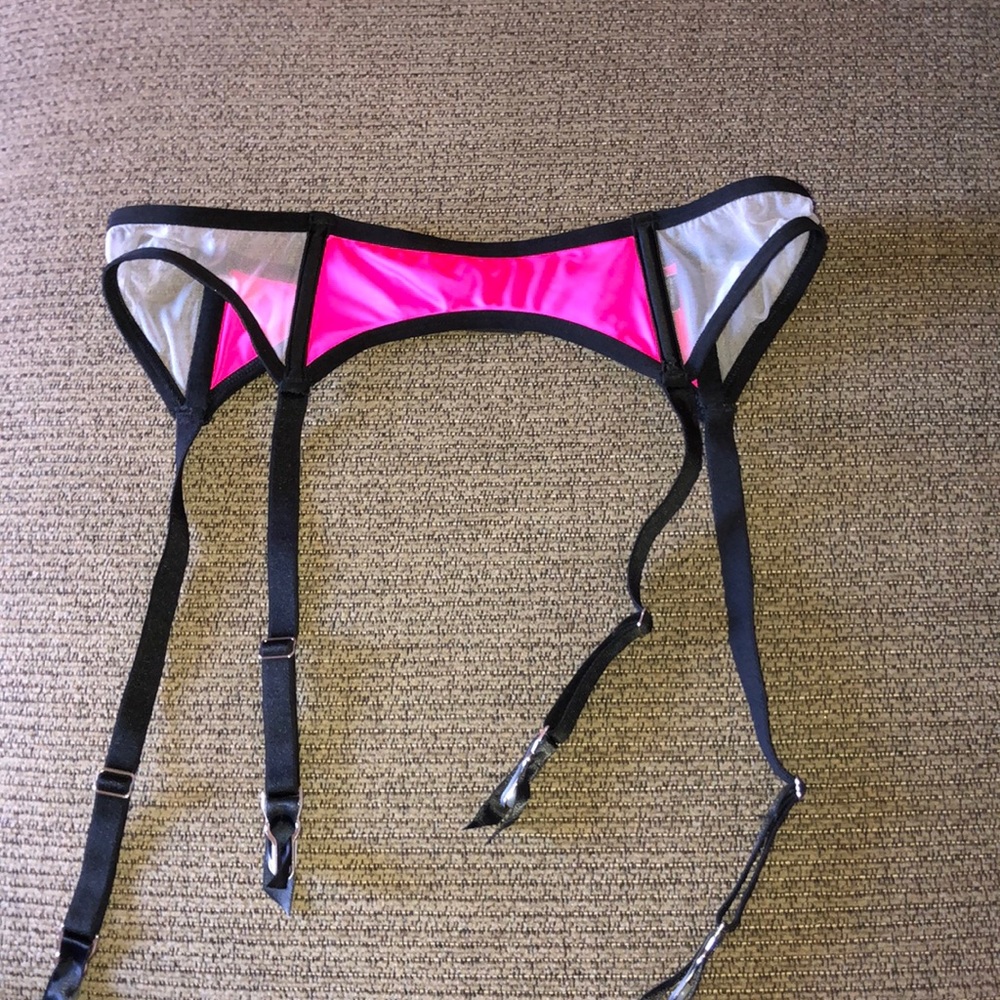 VS garter